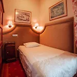 Hotel Ambasada 2*