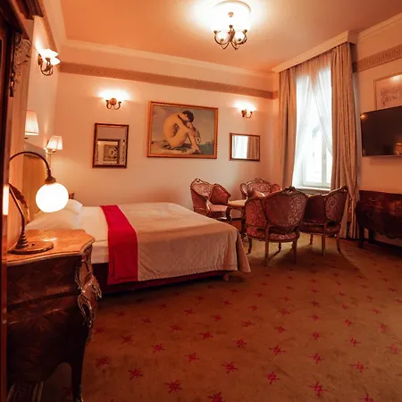 Hotel Ambasada 2*