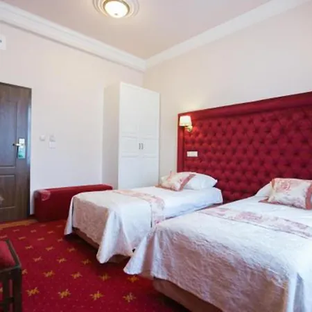 Ambasada Hotel 2*